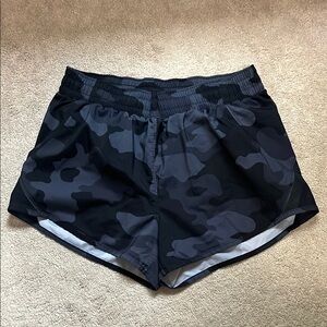 All in Motion Black and Gray Camo Athletic Shorts Elastic Waistband Size Medium